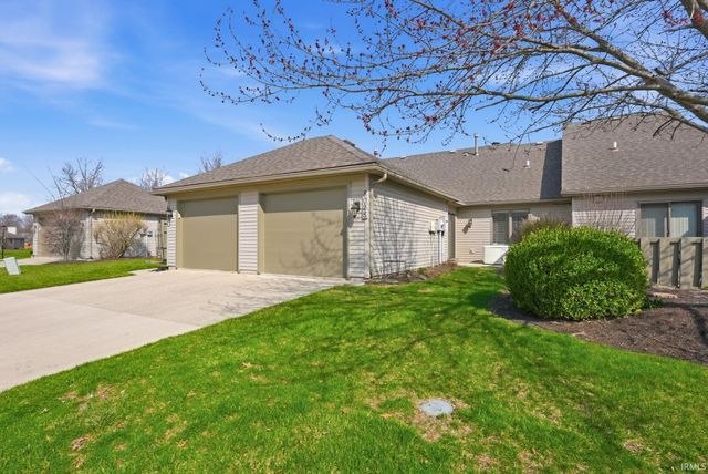 8028 Harrisburg Lane, Fort Wayne, IN 46835