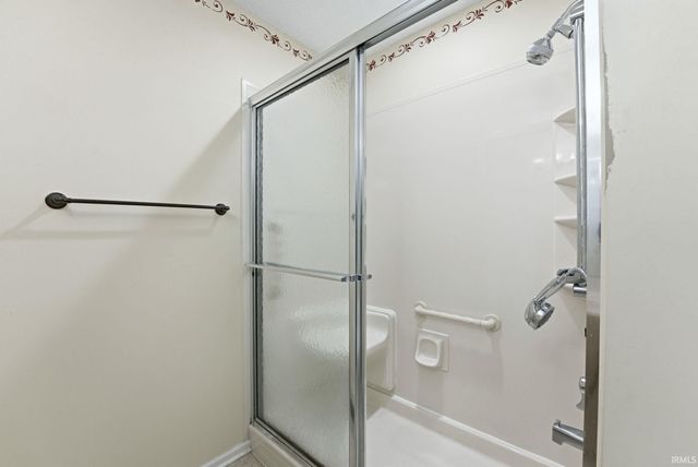 8028 Harrisburg Lane, Fort Wayne, IN 46835