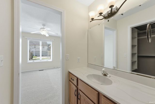 8028 Harrisburg Lane, Fort Wayne, IN 46835