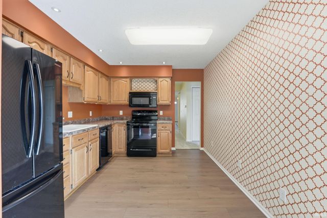 8028 Harrisburg Lane, Fort Wayne, IN 46835