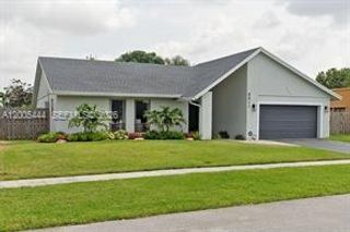 8611 NW 51st Ct, Lauderhill, FL 33351