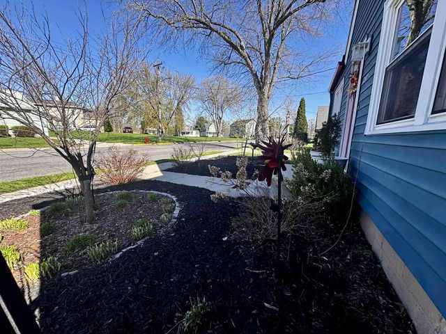 210 Academy Street, Fox Lake, WI 53933