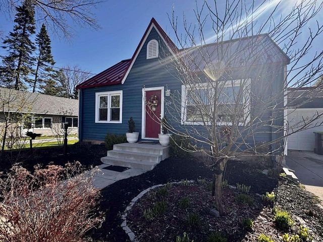 210 Academy Street, Fox Lake, WI 53933