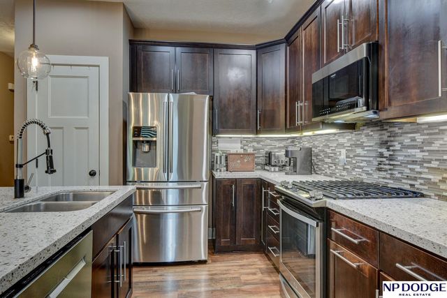 878 N HWS Cleveland Boulevard, Elkhorn, NE 68022