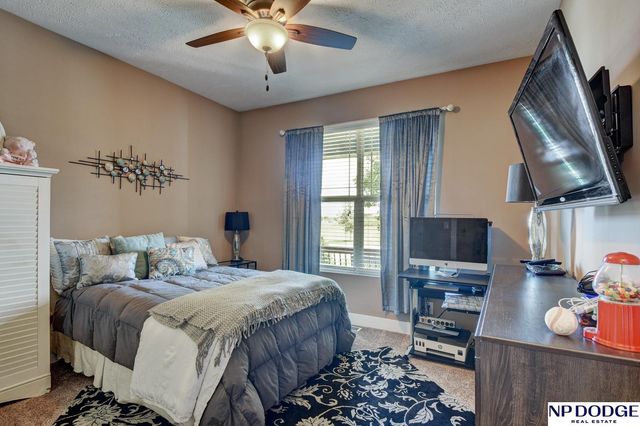 878 N HWS Cleveland Boulevard, Elkhorn, NE 68022