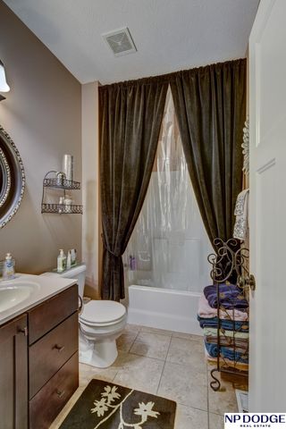 878 N HWS Cleveland Boulevard, Elkhorn, NE 68022