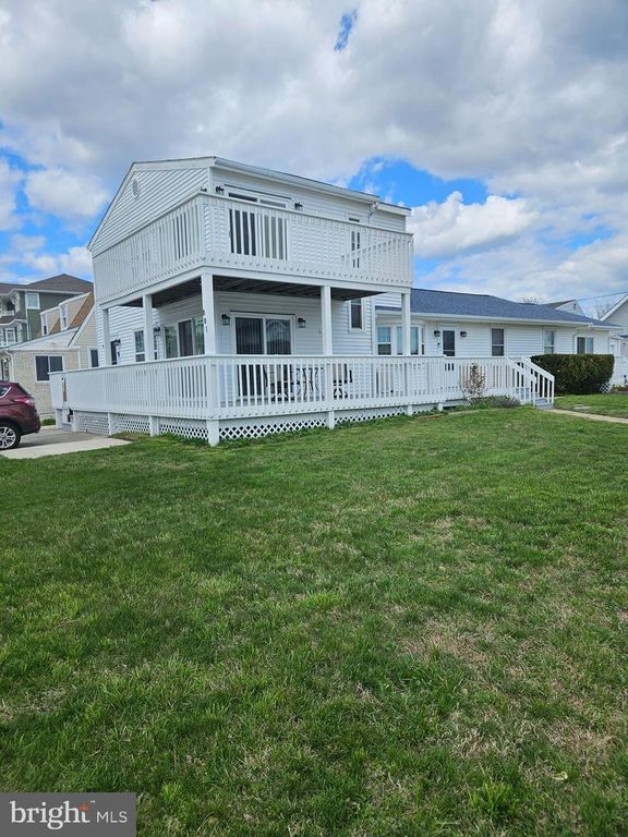 801 W SHORE DR, Brigantine, NJ 08203