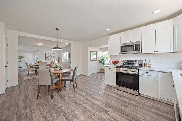 640 Eleanor Ave, Sacramento, CA 95815