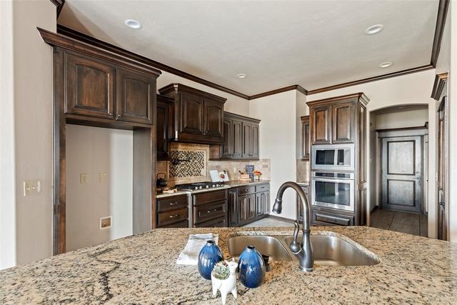 2324 Merlot Court, Edmond, OK 73012