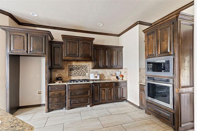 2324 Merlot Court, Edmond, OK 73012