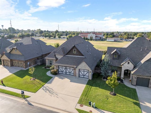 2324 Merlot Court, Edmond, OK 73012