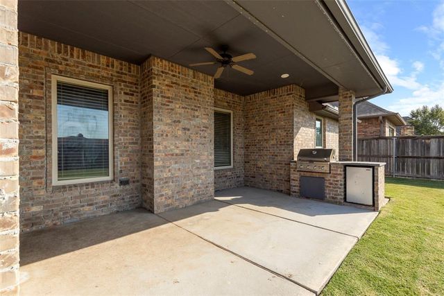 2324 Merlot Court, Edmond, OK 73012