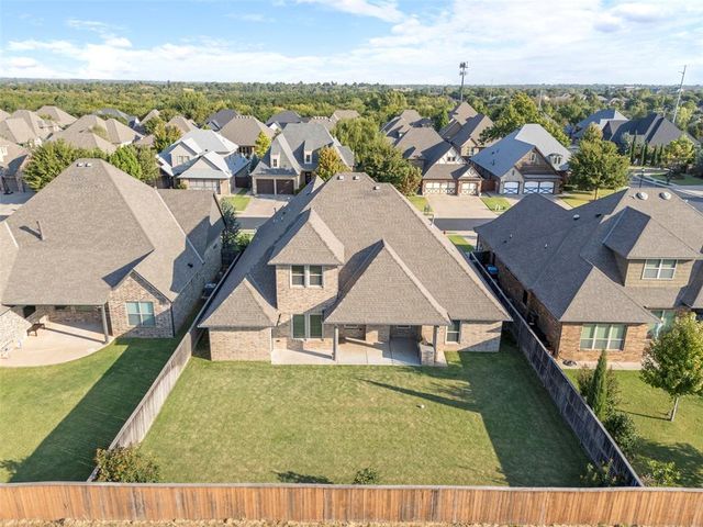 2324 Merlot Court, Edmond, OK 73012