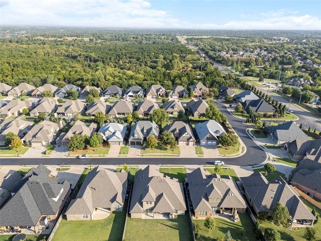 2324 Merlot Court, Edmond, OK 73012