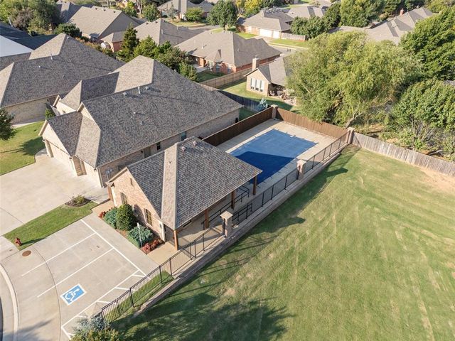 2324 Merlot Court, Edmond, OK 73012