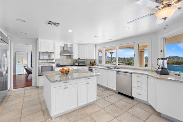 2 Drakes Bay Drive, Corona Del Mar, CA 92625