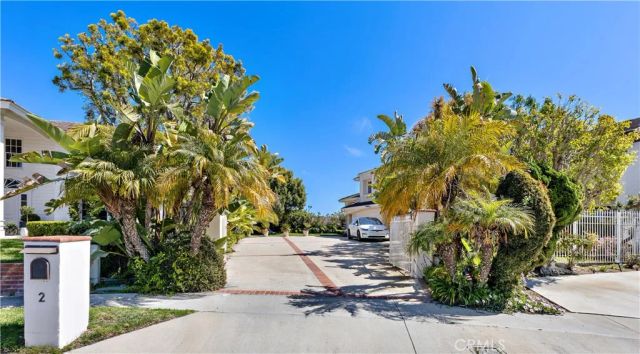 2 Drakes Bay Drive, Corona Del Mar, CA 92625
