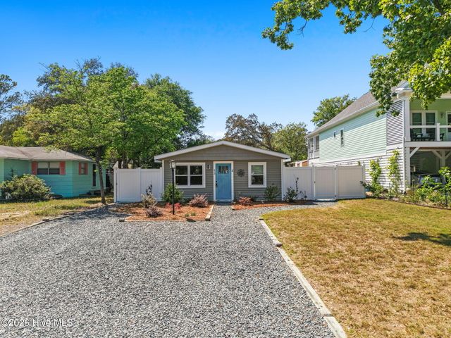 413 Sherrill Street, Oak Island, NC 28465