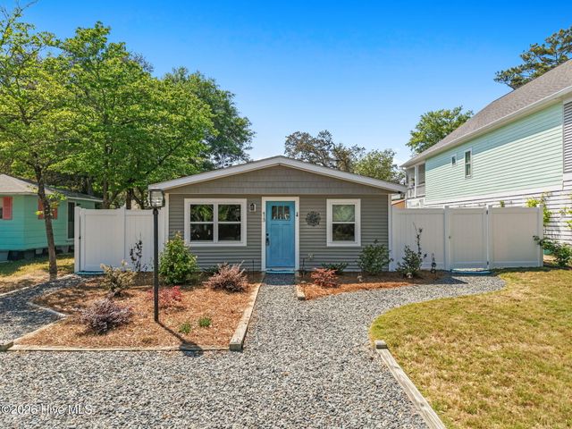 413 Sherrill Street, Oak Island, NC 28465