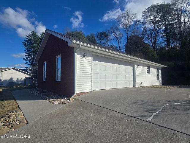 316 Bowers Park Circle, Knoxville, TN 37920