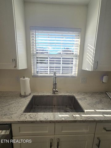 316 Bowers Park Circle, Knoxville, TN 37920