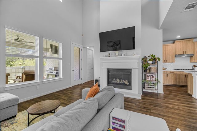 105 Salado Creek TRL, Bastrop, TX 78602