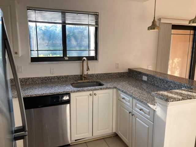 2807 Veronia Drive 106, Palm Beach Gardens, FL 33410