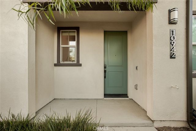 10942 Champions Lane, Cypress, CA 90720
