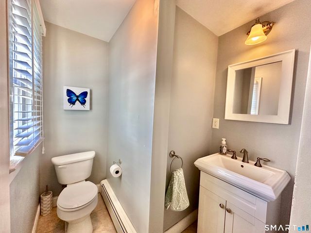 416 Lighthouse Road, New Haven, CT 06512