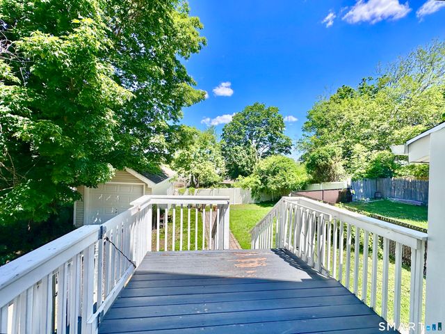 416 Lighthouse Road, New Haven, CT 06512