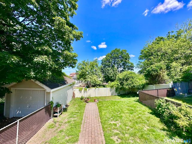 416 Lighthouse Road, New Haven, CT 06512