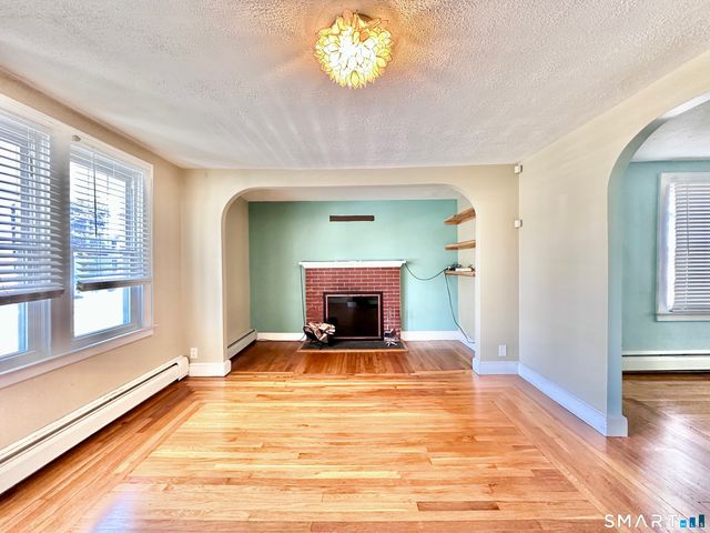 416 Lighthouse Road, New Haven, CT 06512