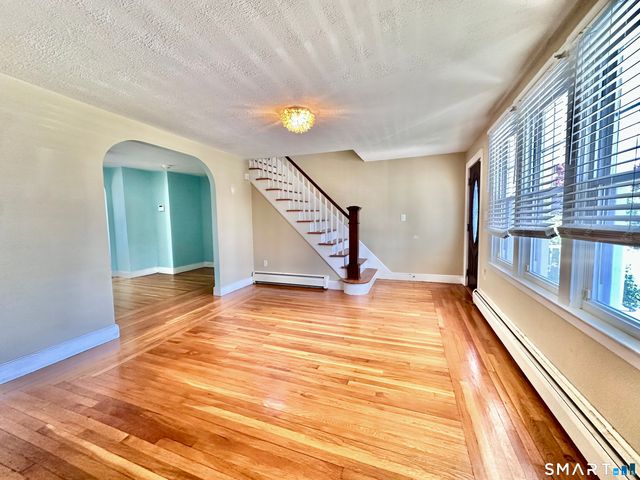 416 Lighthouse Road, New Haven, CT 06512