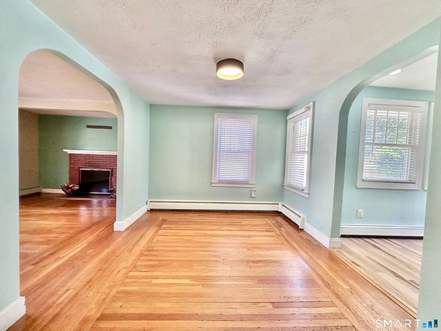 416 Lighthouse Road, New Haven, CT 06512