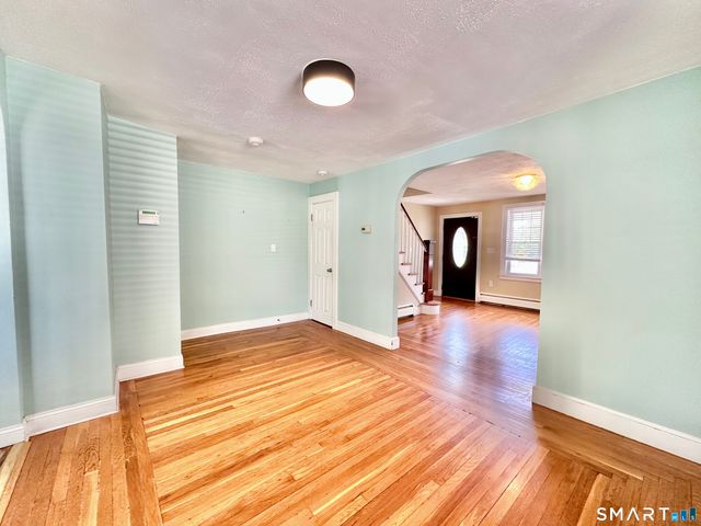416 Lighthouse Road, New Haven, CT 06512