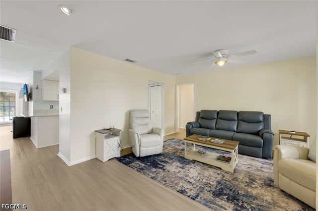 713 SW 39th TER, Cape Coral, FL 33914