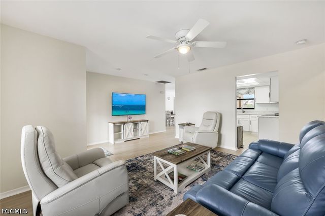 713 SW 39th TER, Cape Coral, FL 33914