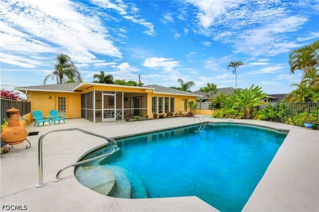 713 SW 39th TER, Cape Coral, FL 33914