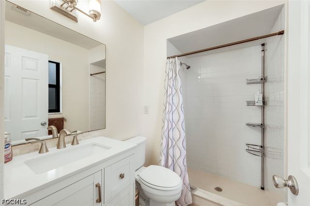 713 SW 39th TER, Cape Coral, FL 33914