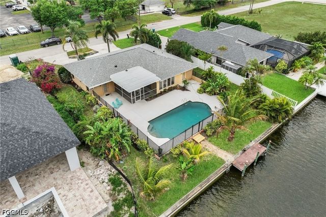 713 SW 39th TER, Cape Coral, FL 33914