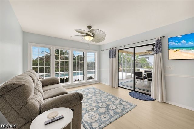 713 SW 39th TER, Cape Coral, FL 33914