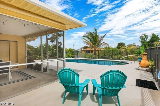 713 SW 39th TER, Cape Coral, FL 33914