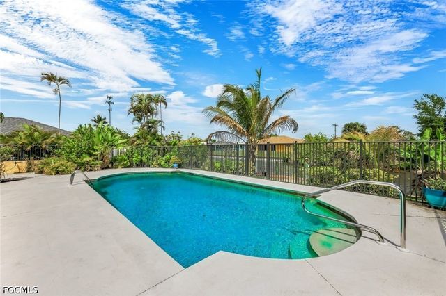 713 SW 39th TER, Cape Coral, FL 33914