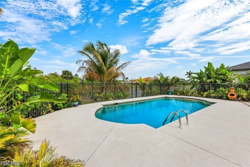 713 SW 39th TER, Cape Coral, FL 33914