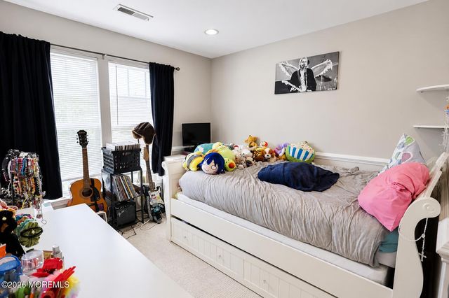 17 Abby Road, Farmingdale, NJ 07727