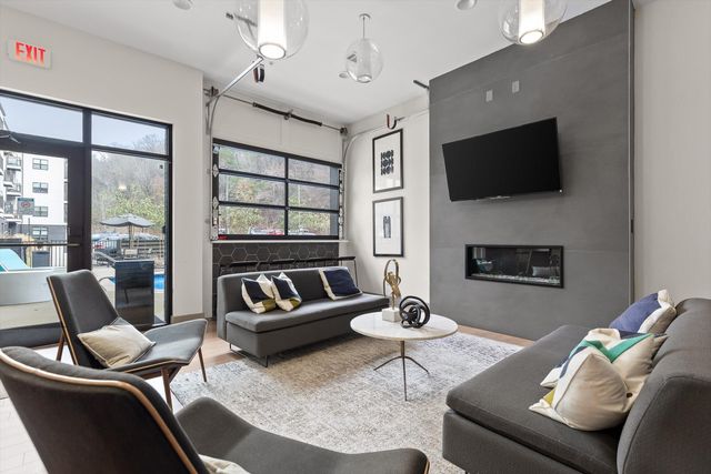 782 Riverfront Parkway 107, Chattanooga, TN 37402