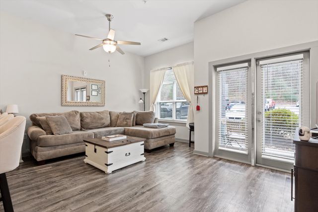 782 Riverfront Parkway 107, Chattanooga, TN 37402