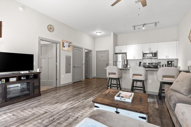 782 Riverfront Parkway 107, Chattanooga, TN 37402