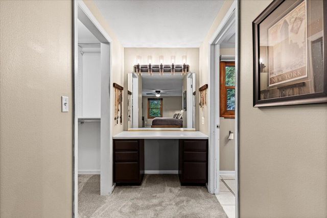 800 Sweetbriar COURT, Waukesha, WI 53186