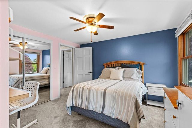 800 Sweetbriar COURT, Waukesha, WI 53186